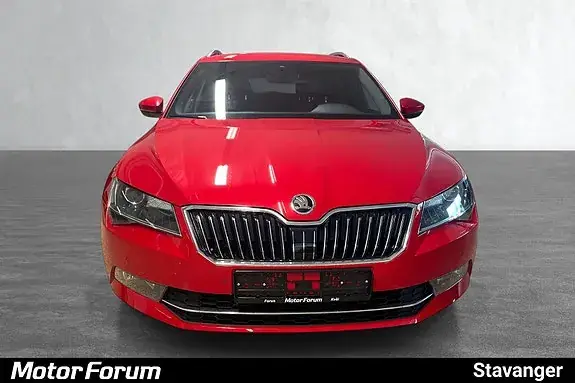 Skoda Superb 2018 photo 2
