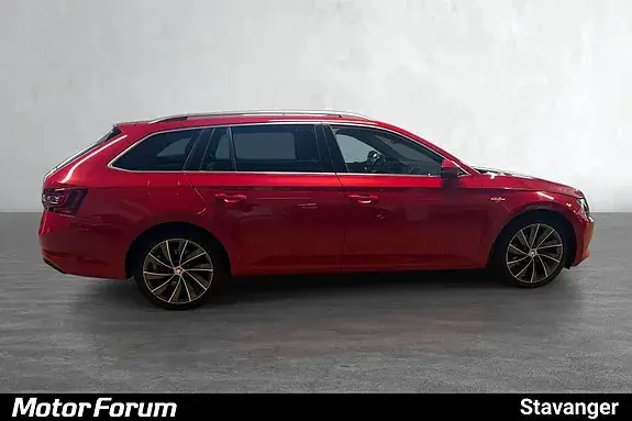 Skoda Superb 2018 photo 4