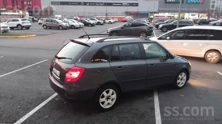 Skoda Fabia 2008 photo 3