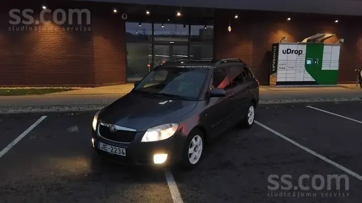 Skoda Fabia 2008 photo 2