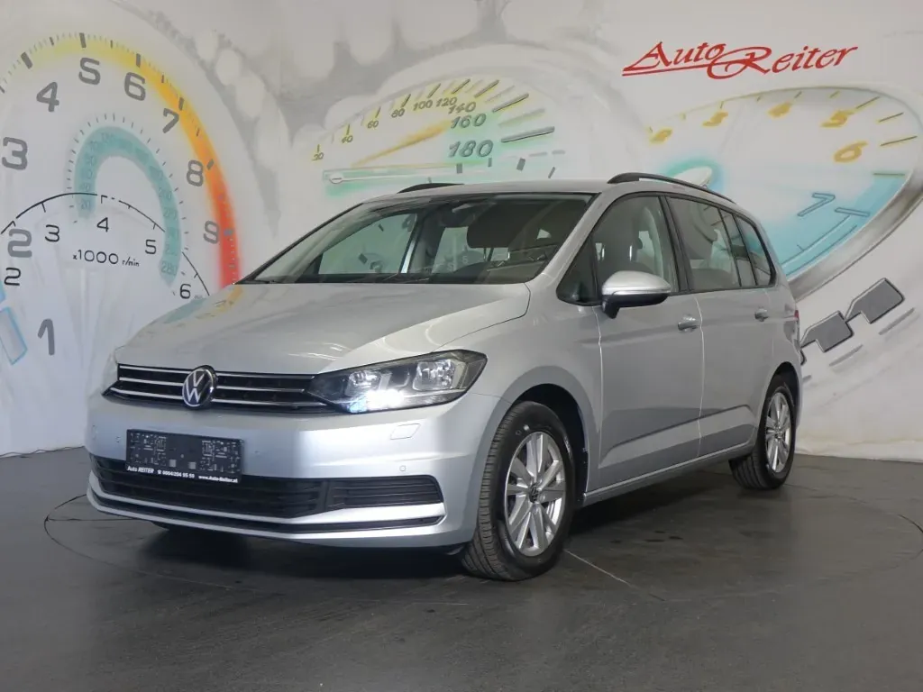 Volkswagen Touran 2021 photo 3
