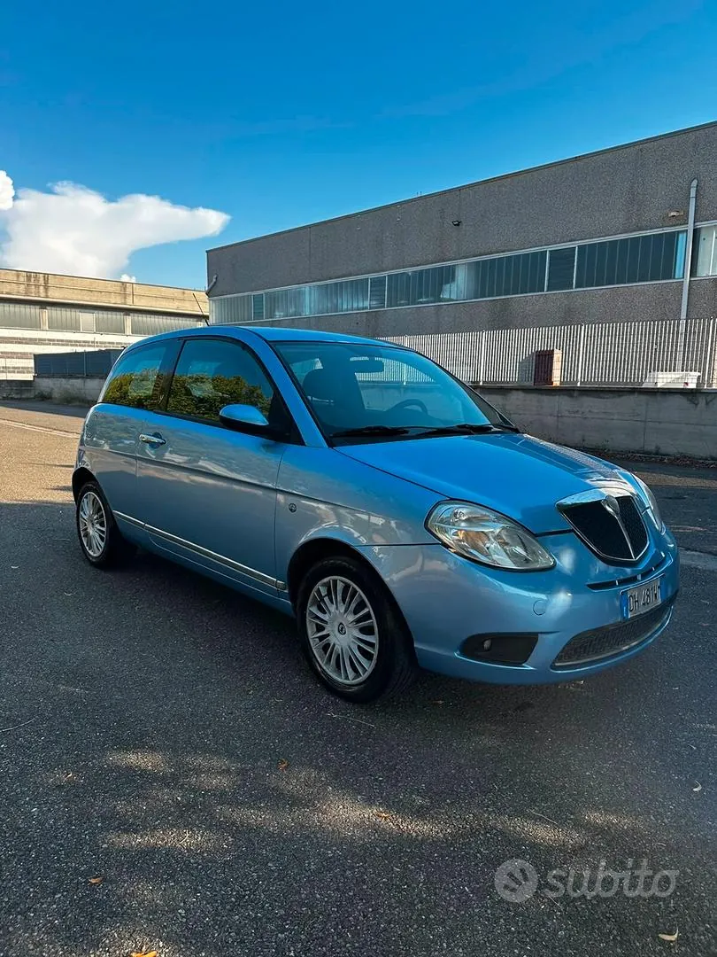 Lancia Ypsilon