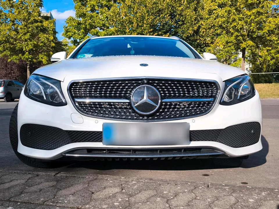 Mercedes-Benz E 220 D