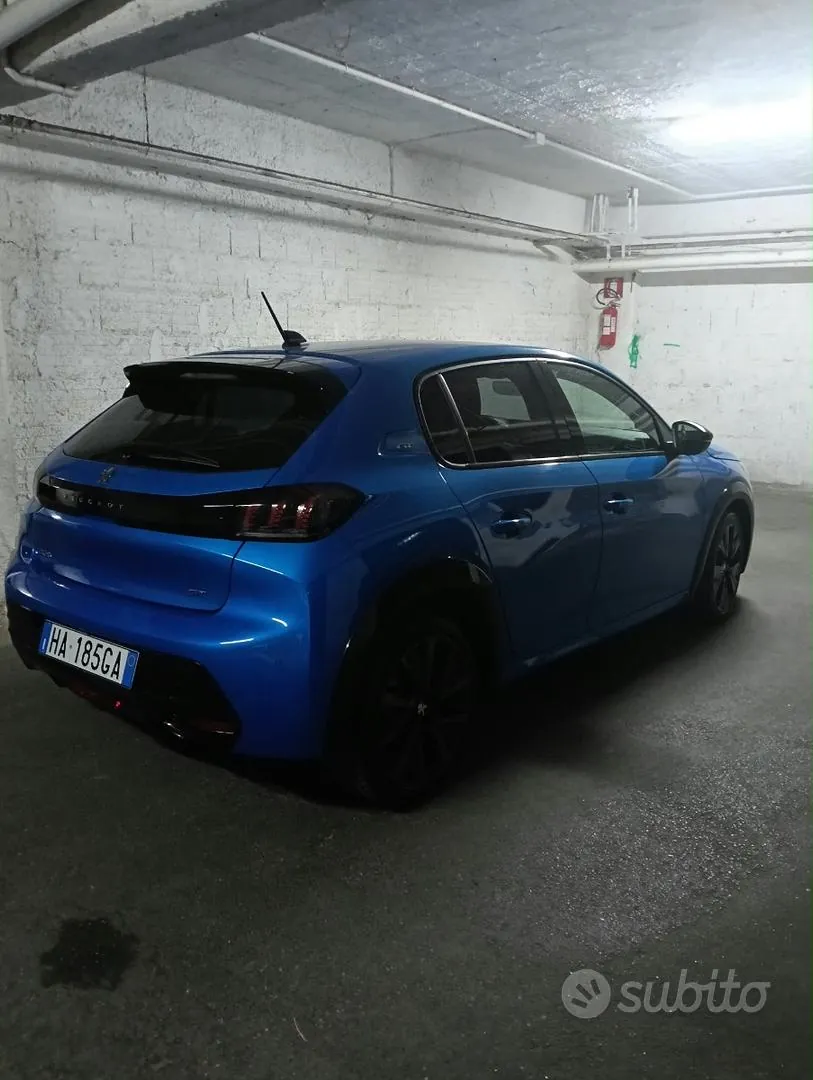 Peugeot 208 2021 photo 2