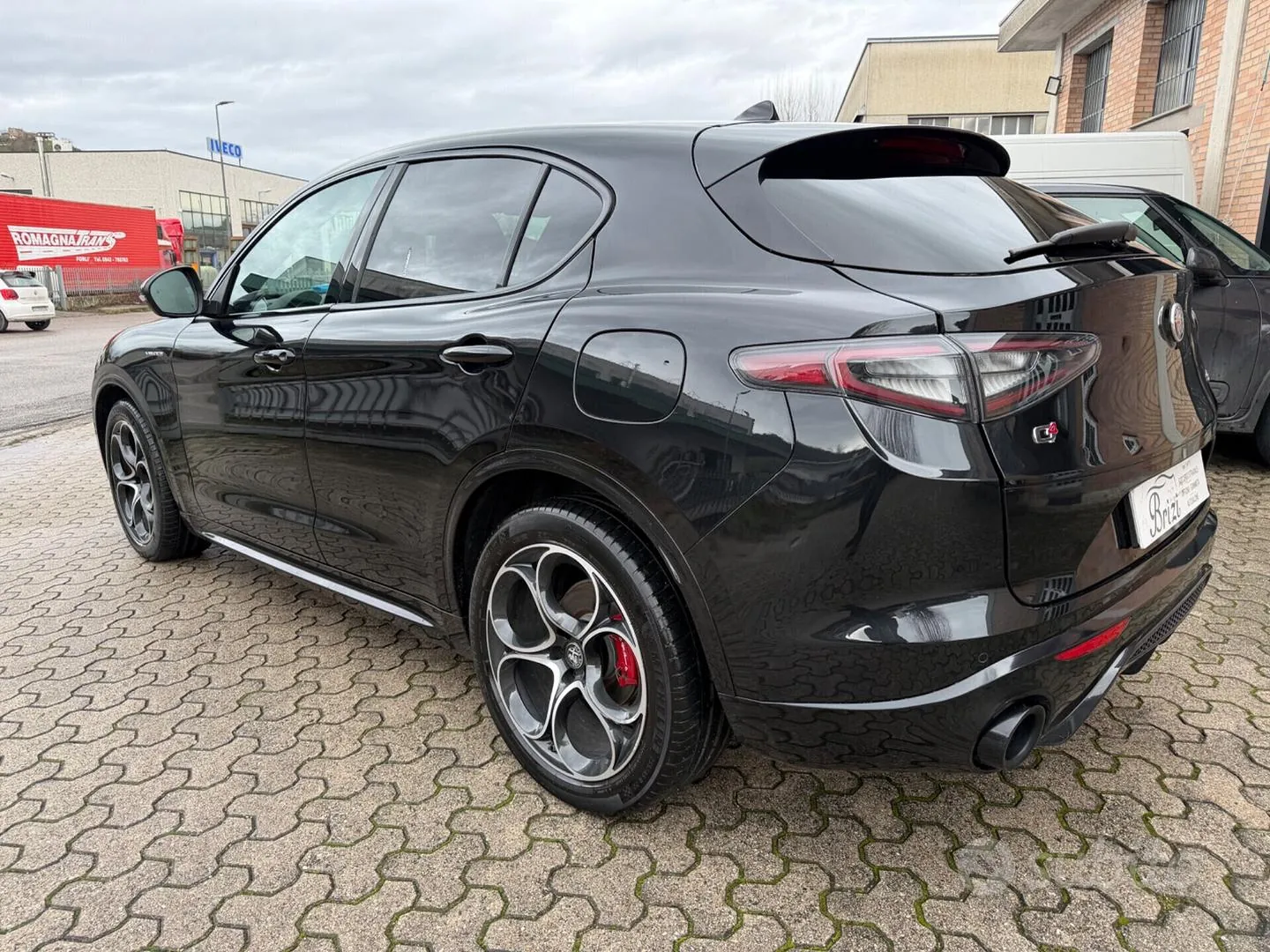 Alfa Romeo Stelvio 2024 photo 2