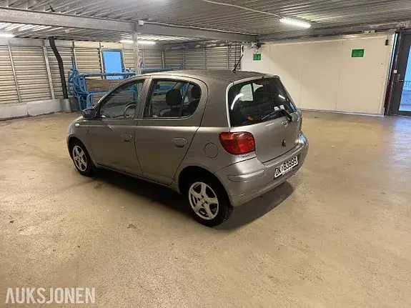 Toyota Yaris 2004 photo 4