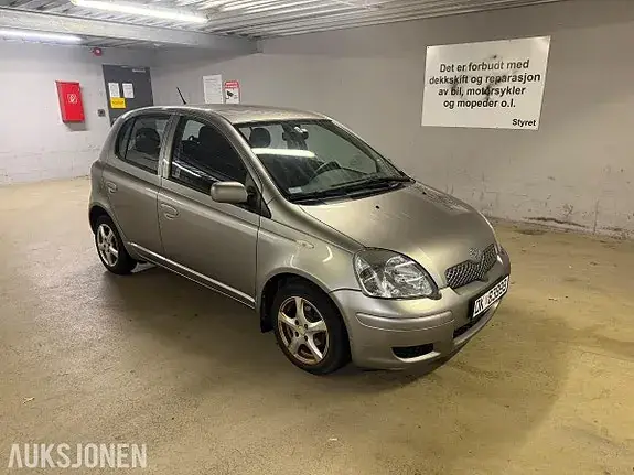 Toyota Yaris 2004 photo 3