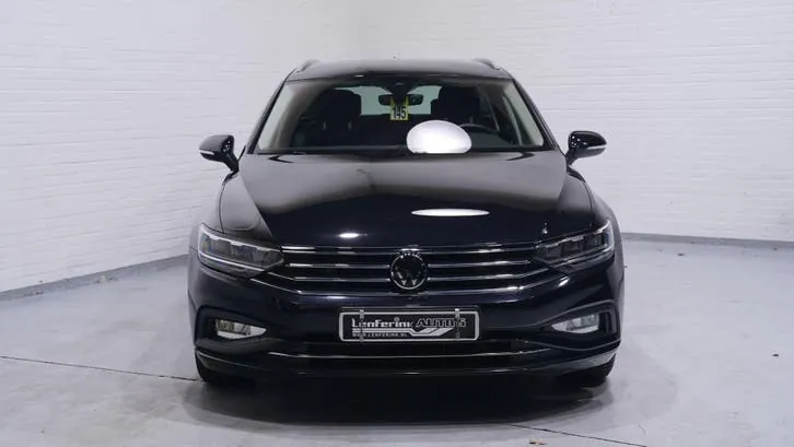 Volkswagen Passat 2022 photo 2