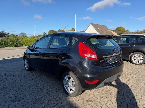 Ford Fiesta 2010 photo 4