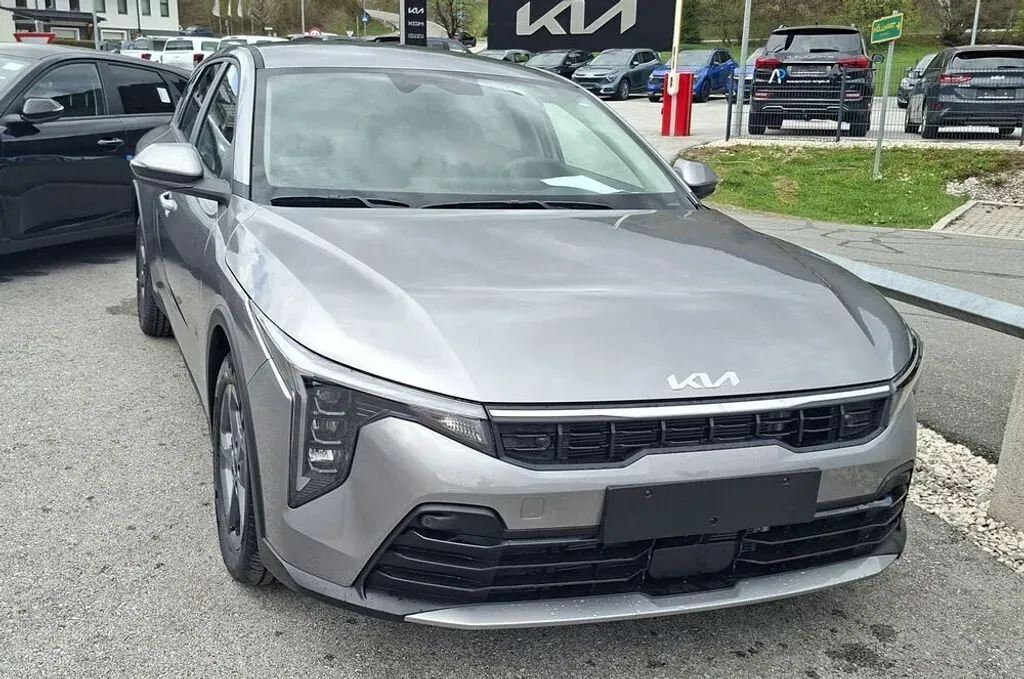 Kia K4 photo 3