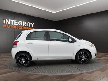 Toyota Yaris 2010 photo 3