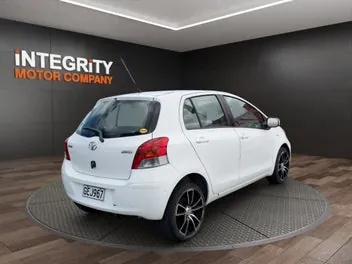 Toyota Yaris 2010 photo 4