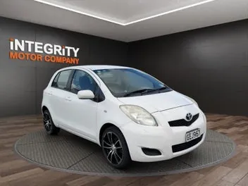 Toyota Yaris 2010 photo 2