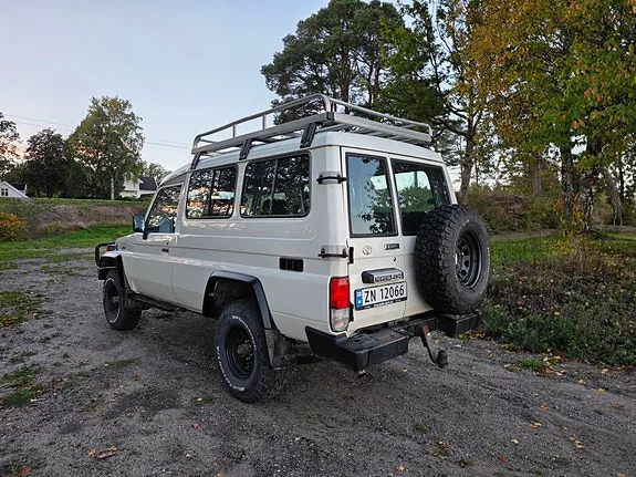 Toyota Land Cruiser 1986 photo 3