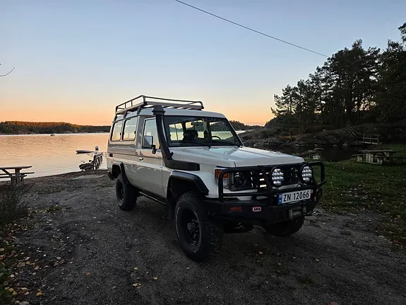 Toyota Land Cruiser 1986 photo 2