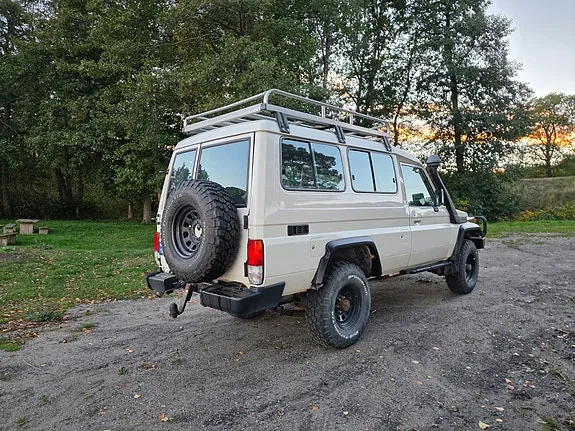 Toyota Land Cruiser 1986 photo 4