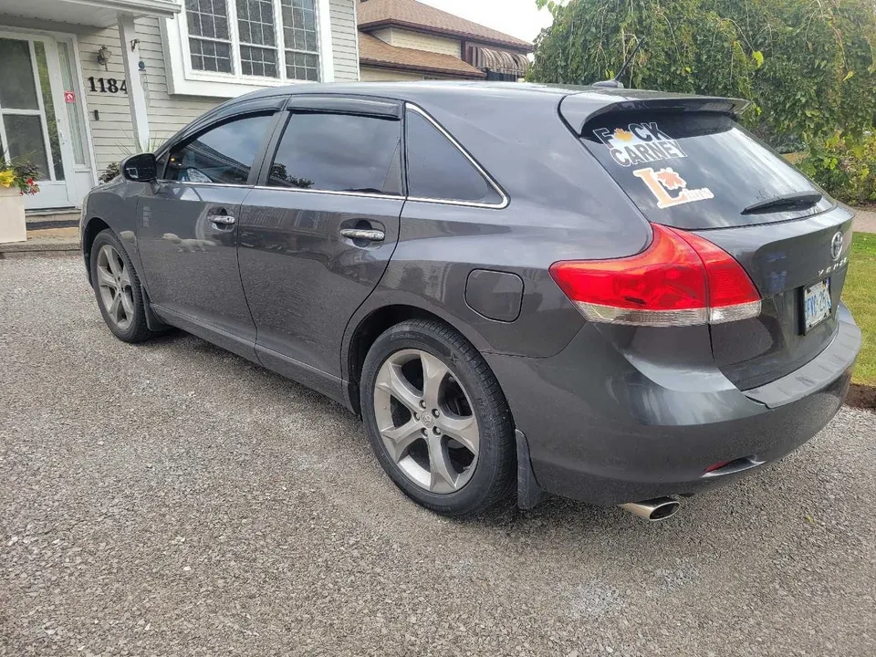 Toyota Venza 2010 photo 2