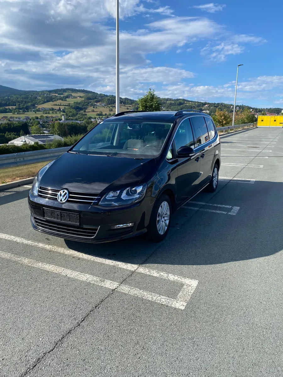 Volkswagen Sharan 2013 photo 2