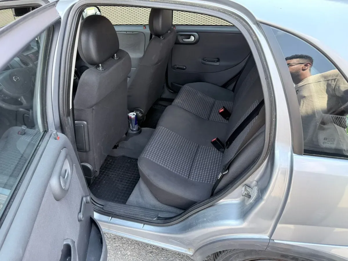Opel Corsa 2004 photo 2
