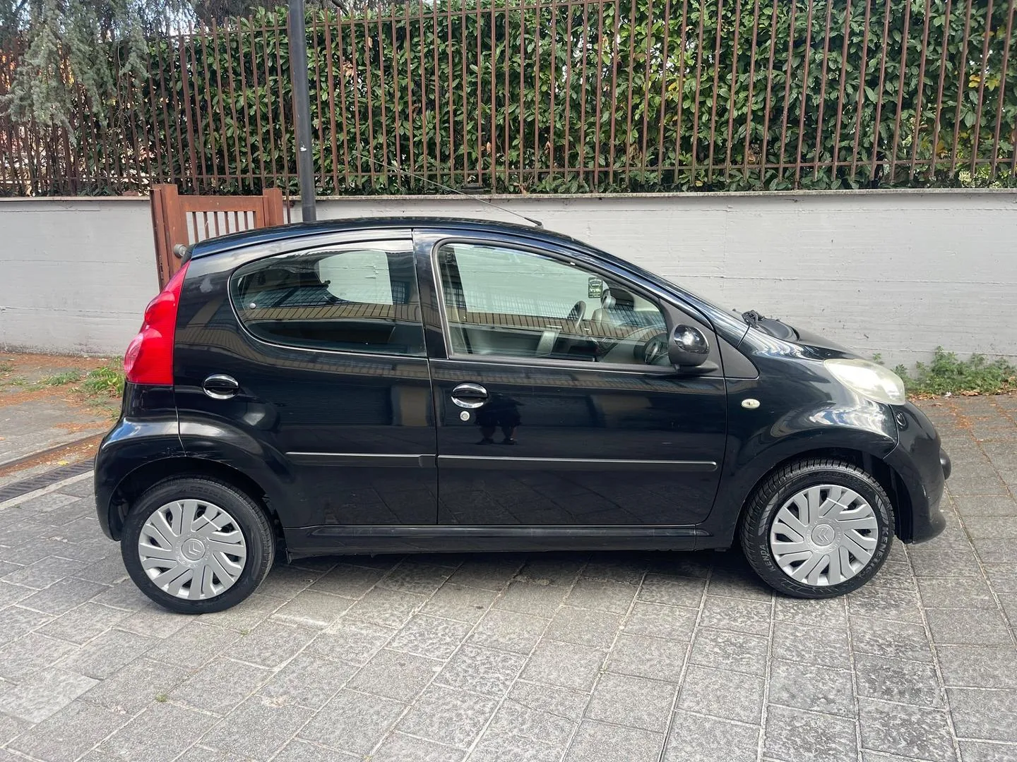 Peugeot 107 2008 photo 2
