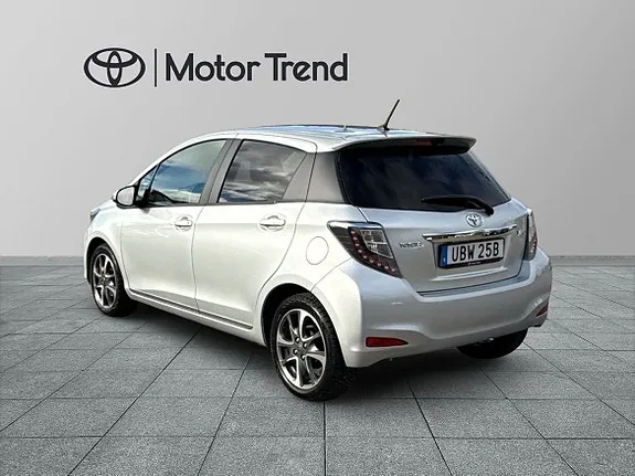 Toyota Yaris 2013 photo 2