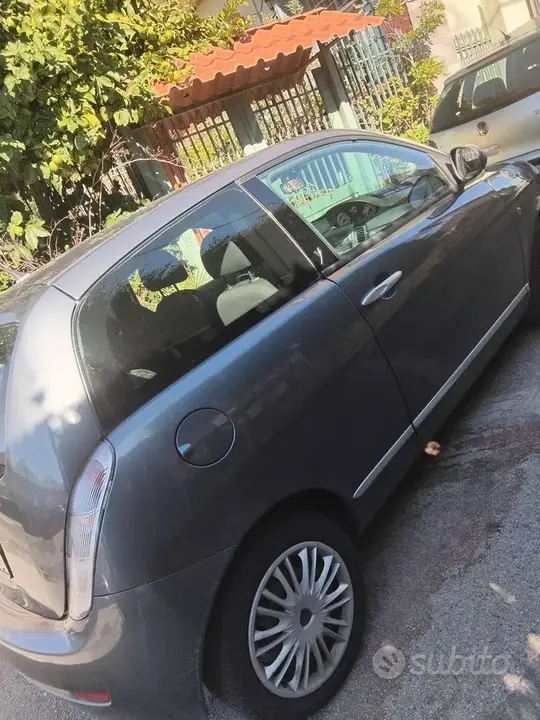 Lancia Ypsilon 2010 photo 2