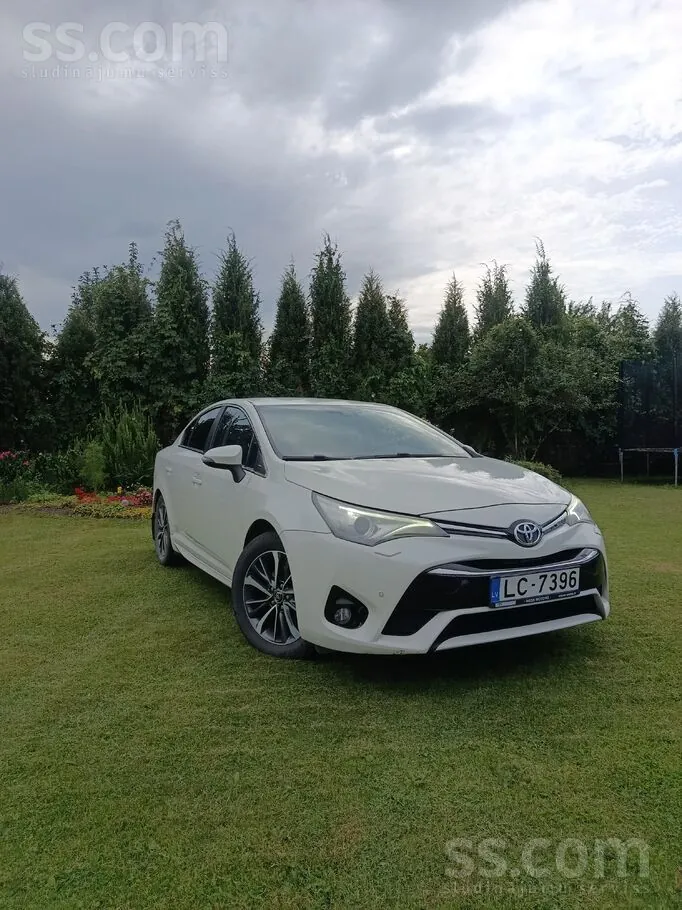 Toyota Avensis 2017 photo 2