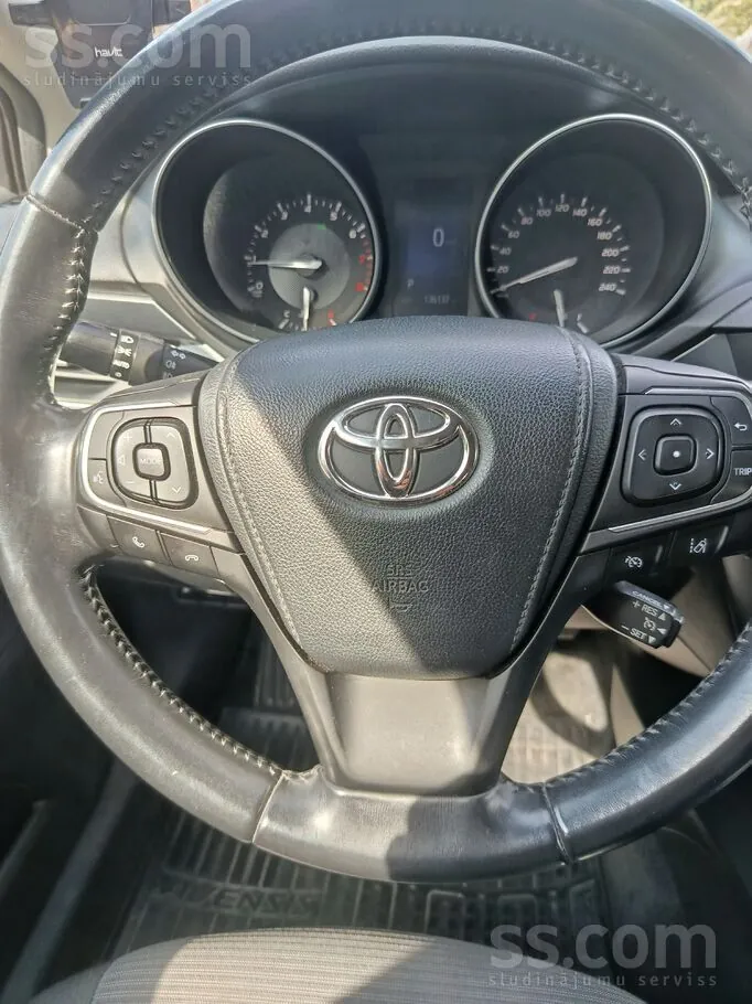 Toyota Avensis 2017 photo 5