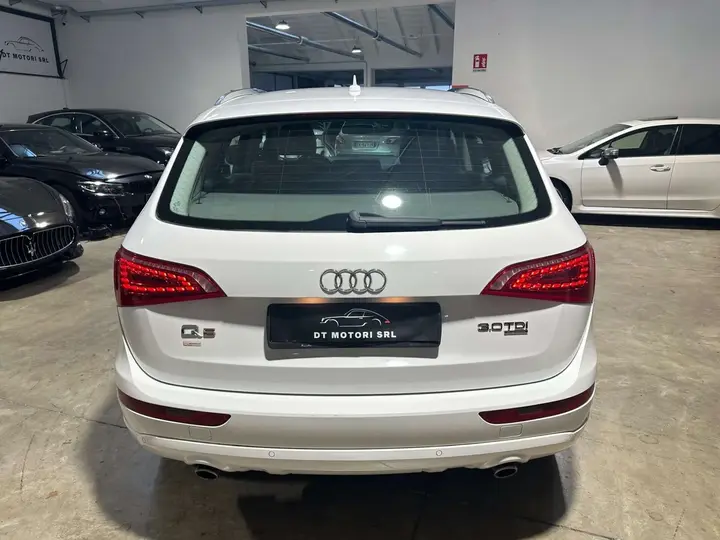 Audi Q5 2010 photo 5