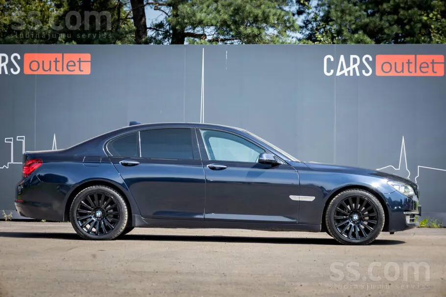 BMW 730 2013 photo 4