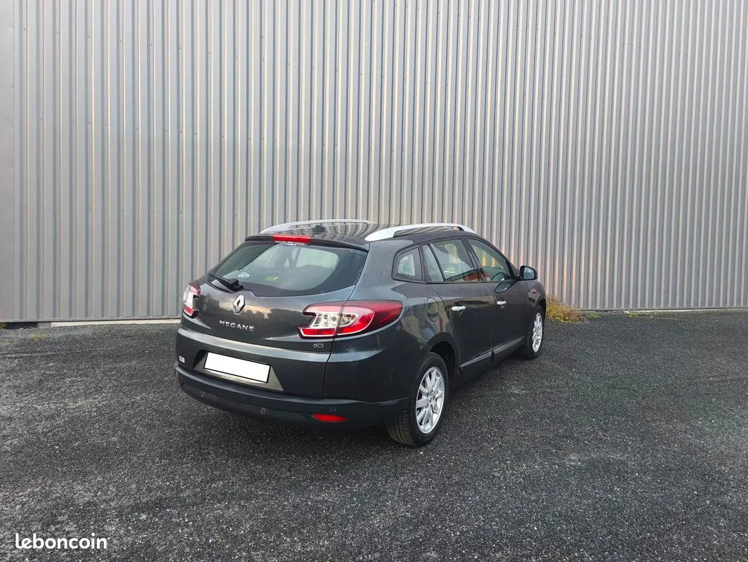 Renault Megane 2010 photo 3