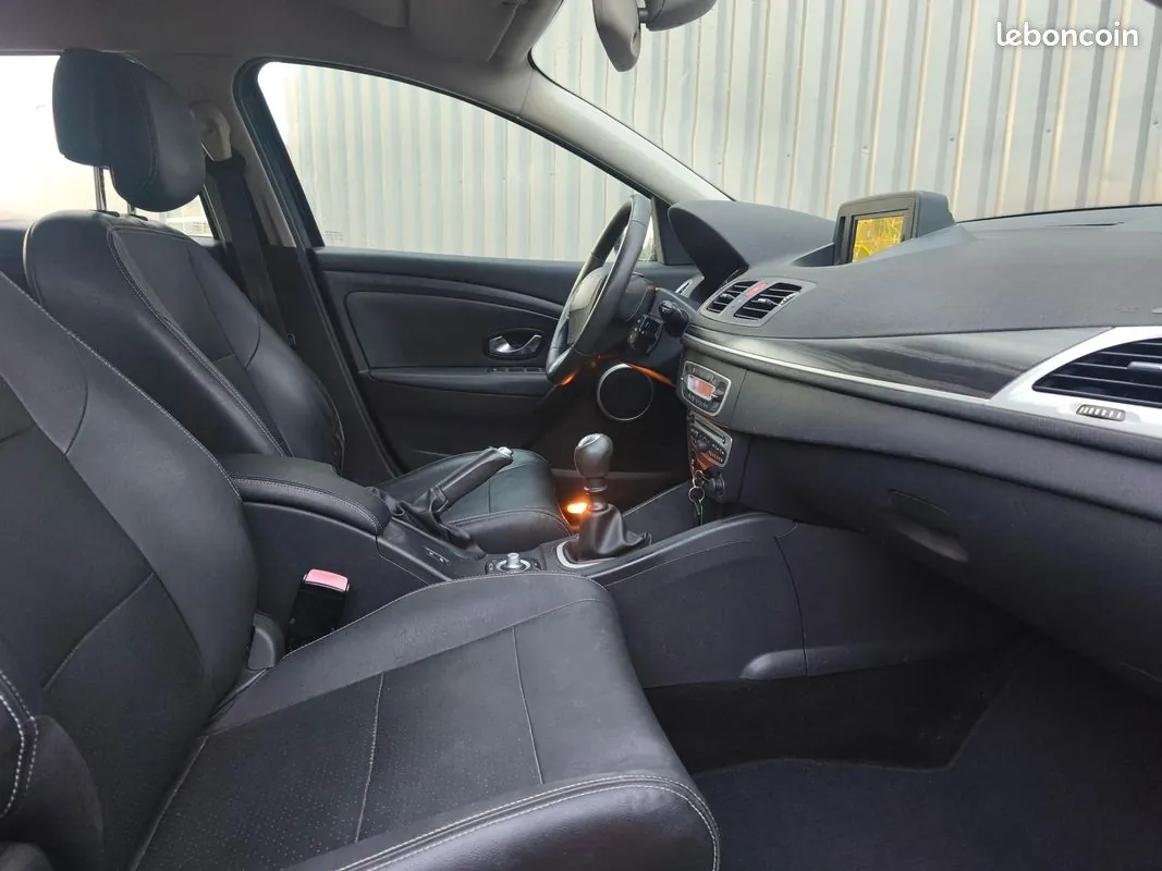 Renault Megane 2010 photo 4