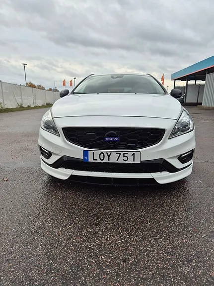 Volvo V60 2011 photo 2