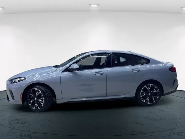 BMW 2 Series 2025 photo 2