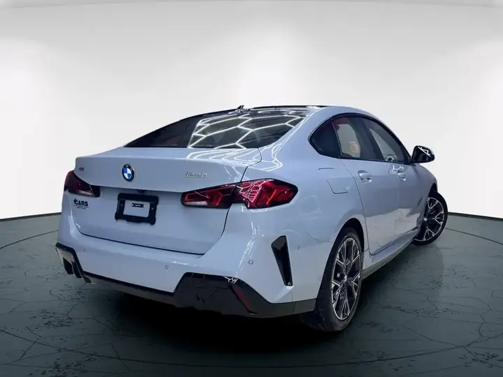 BMW 2 Series 2025 photo 3