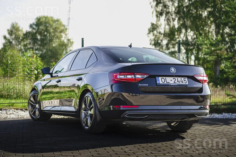 Skoda Superb 2018 photo 5