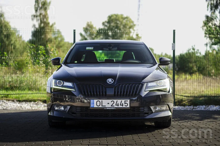 Skoda Superb 2018 photo 2