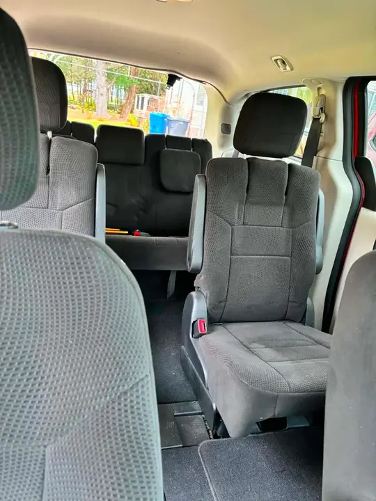 Dodge Grand Caravan 2012 photo 4