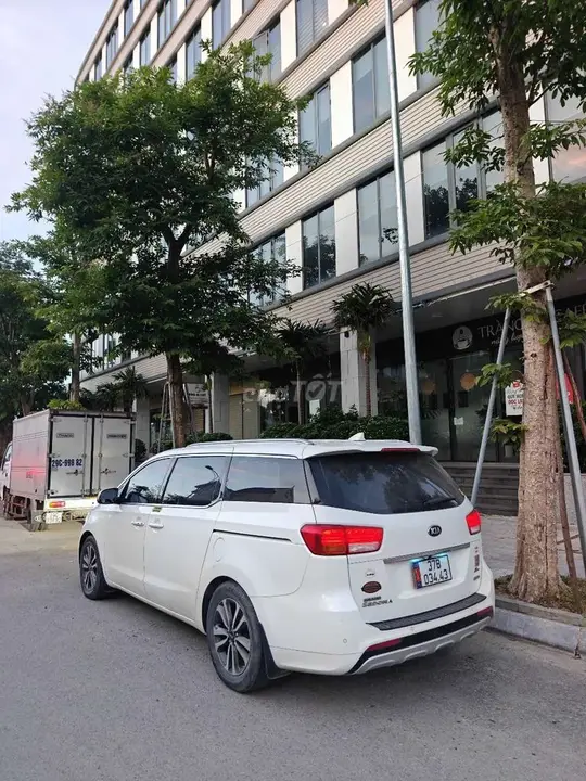 Kia Sedona 2018 photo 4