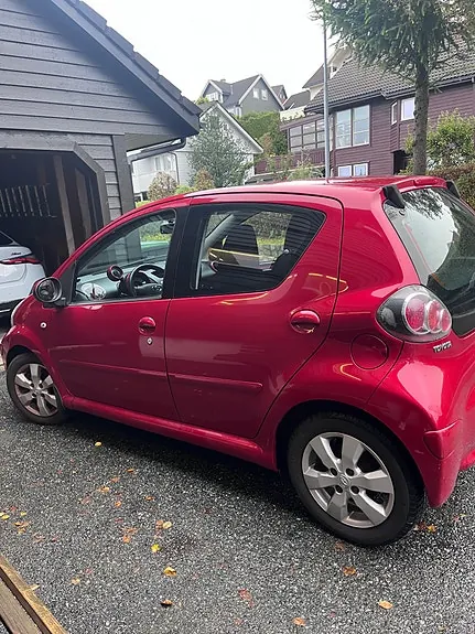 Toyota Aygo 2010 photo 2