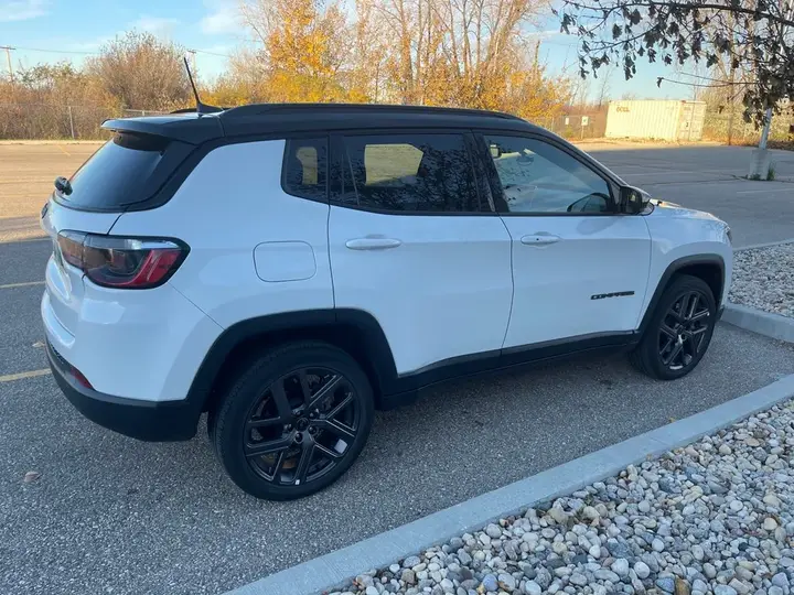 Jeep Compass 2026 photo 2