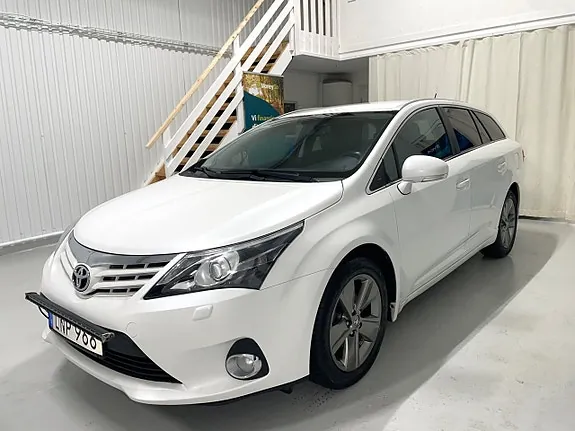 Toyota Avensis 2014 photo 2