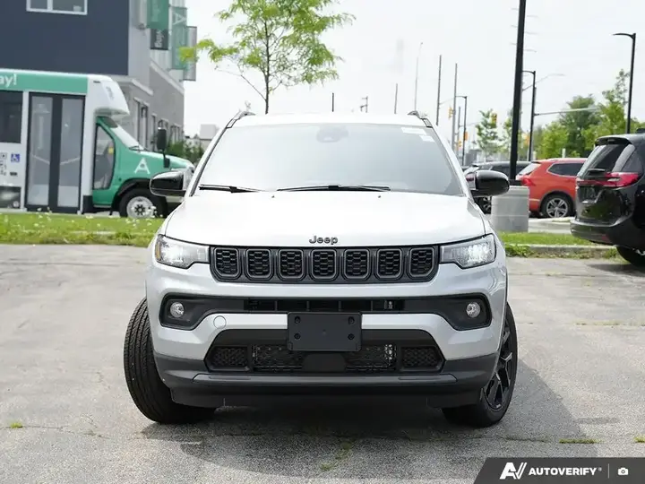 Jeep Compass 2026 photo 2