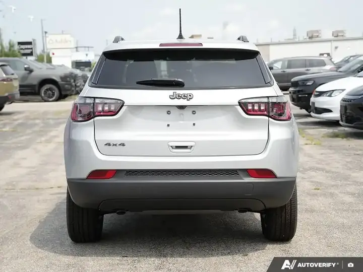 Jeep Compass 2026 photo 5