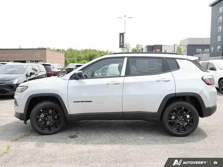 Jeep Compass 2026 photo 3