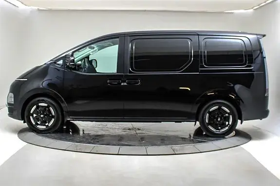 Hyundai Staria 2027 photo 2
