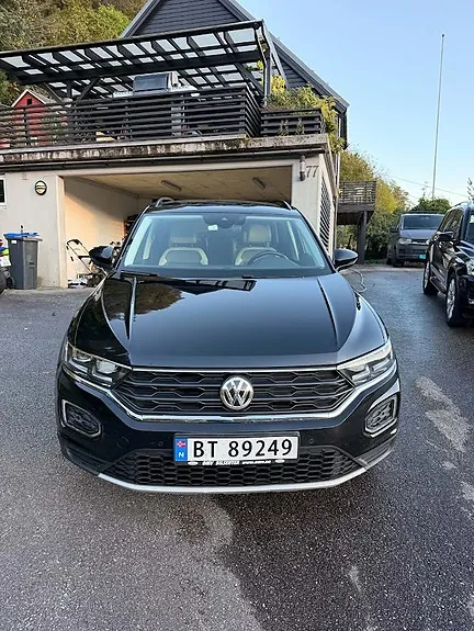 Volkswagen T-Roc 2019 photo 2