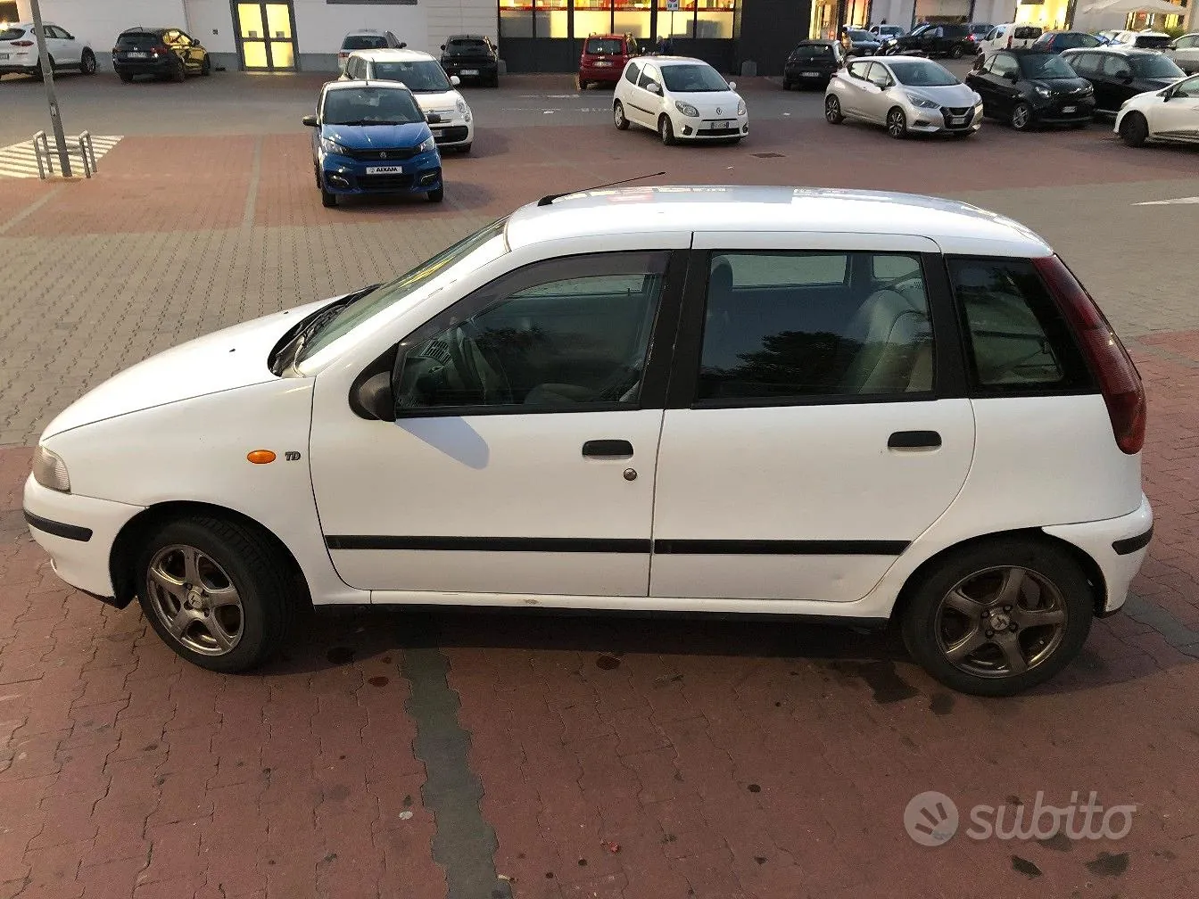 Fiat Punto 1994 photo 4
