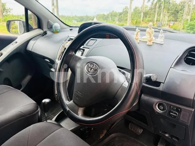 Toyota Vitz 2007 photo 5