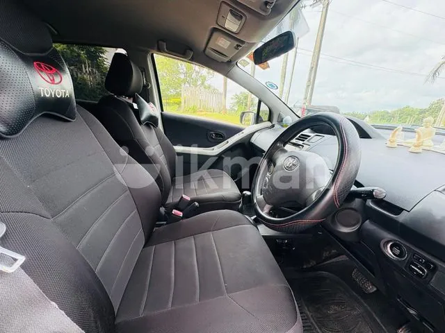 Toyota Vitz 2007 photo 4